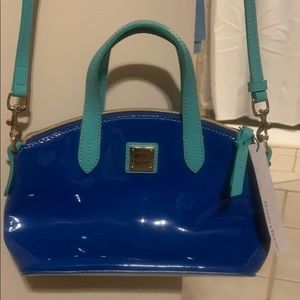 NWT patent leather Dooney & Bourke puede